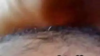 رجلها يعطي الفتاة العربية المثيرة ضربة قوية