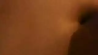 جزائري يرضع بزازل