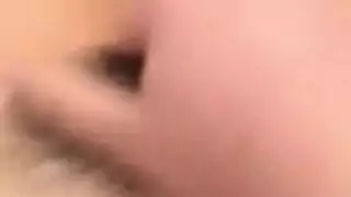 فتاة الكلية قصيرة الشعر تنكك فرجها وتُملأ