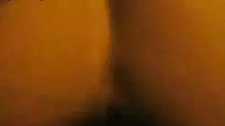 بنت نحيفه ضعيفه