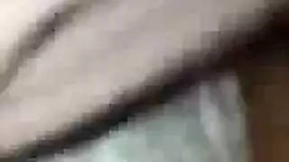 حلم مراهق يتحقق: مص قضيبين في وقت واحد