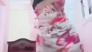 رقصة مغرية بالملابس الداخلية تتحول إلى فعل إباحي صريح