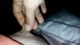 تلتقي العضلات المنتفخة مع قضيب منتفخ في اختراق شرجي مكثف