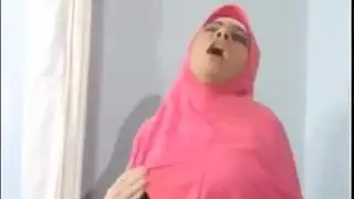 سكس محجبات هاردكور: نيك شرجي ومهبلي مزدوج