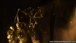 مؤدية إبنوس ساخنة تتعرض لإيلاج مزدوج من معجبيها المتلهفين