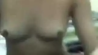اني اختي وزوجتي تمسكني
