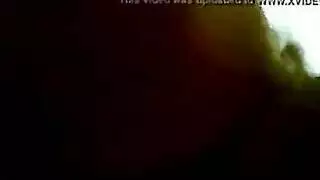 مشهد شيلا الكبيرة مع صديقين وسيمين في جنس مزدوج