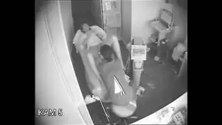 أشرطة جنس الصالون: الكاميرا الخفية تظهر عناية فرجها وجماع جماعي صريح