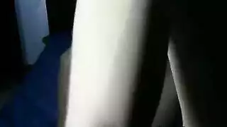 تستدعى جارها لمنزلها سكس