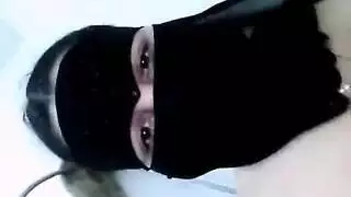 فانتازيا رمضان: منقبة ممحونة تدلك حفرتها الضيقة