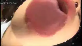 الفتاة اليابانية هي زوجة رائعة كل يوم ، حتى في الآونة الأخيرة ، لأنها تحب أن تمارس الجنس